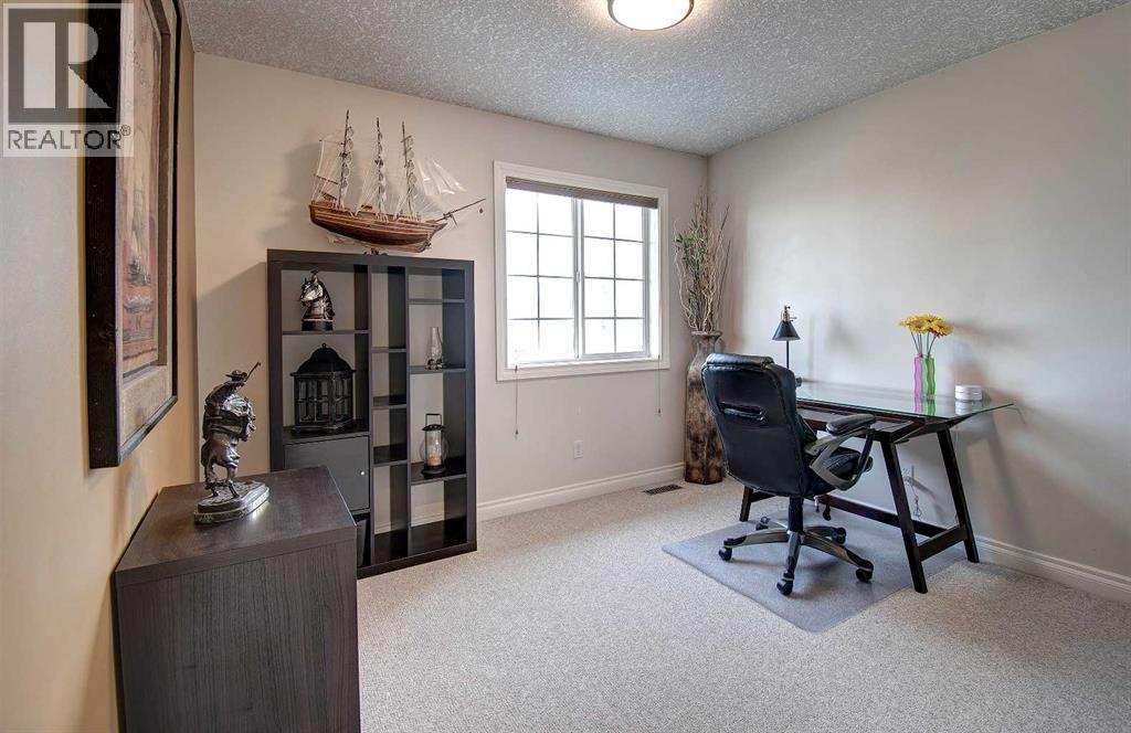 Photo 30 of 11 Sienna Ridge Bay Sw, Calgary AB