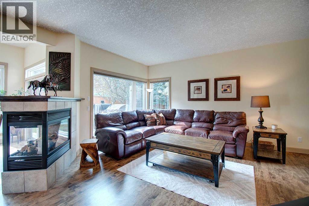 Photo 12 of 11 Sienna Ridge Bay Sw, Calgary AB