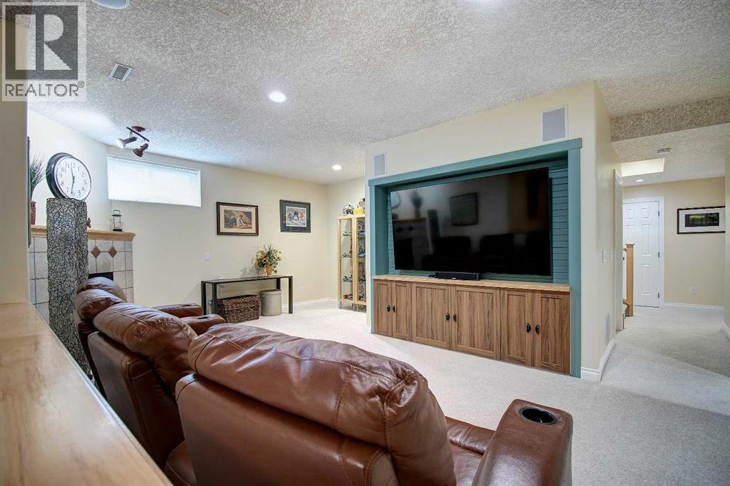 Photo 33 of 11 Sienna Ridge Bay Sw, Calgary AB