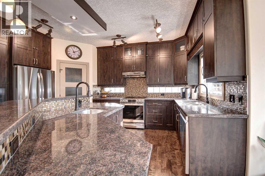 Photo 6 of 11 Sienna Ridge Bay Sw, Calgary AB