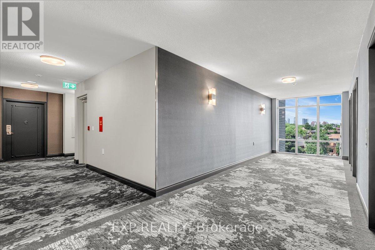 Photo 3 of 607 200 Burnhamthrope Road E, Mississauga ON