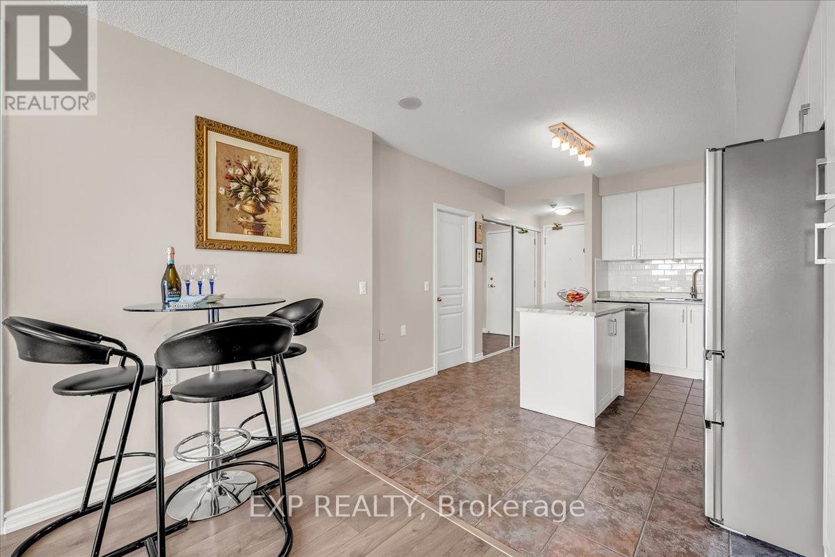 Photo 6 of 607 200 Burnhamthrope Road E, Mississauga ON