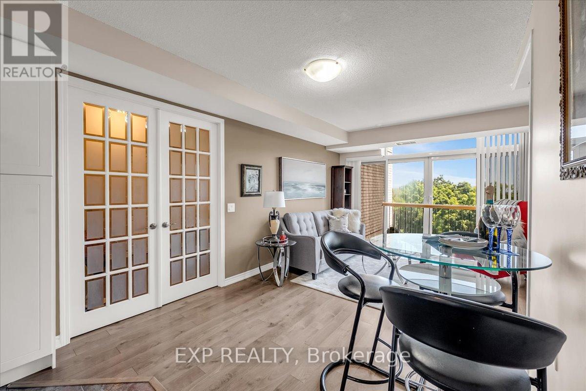 Photo 8 of 607 200 Burnhamthrope Road E, Mississauga ON