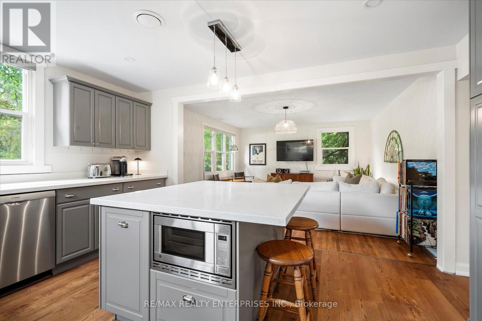 Photo 15 of 6295 Guelph Line, Burlington ON