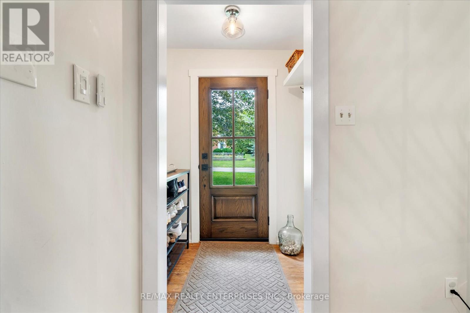 Photo 4 of 6295 Guelph Line, Burlington ON