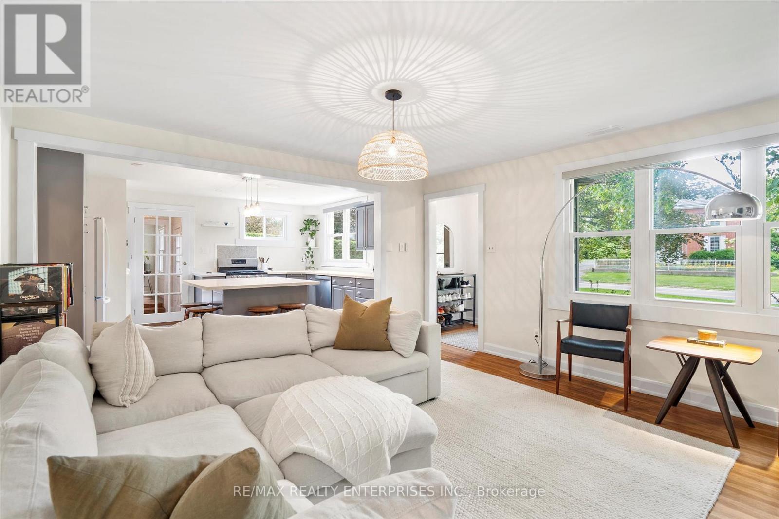 Photo 8 of 6295 Guelph Line, Burlington ON