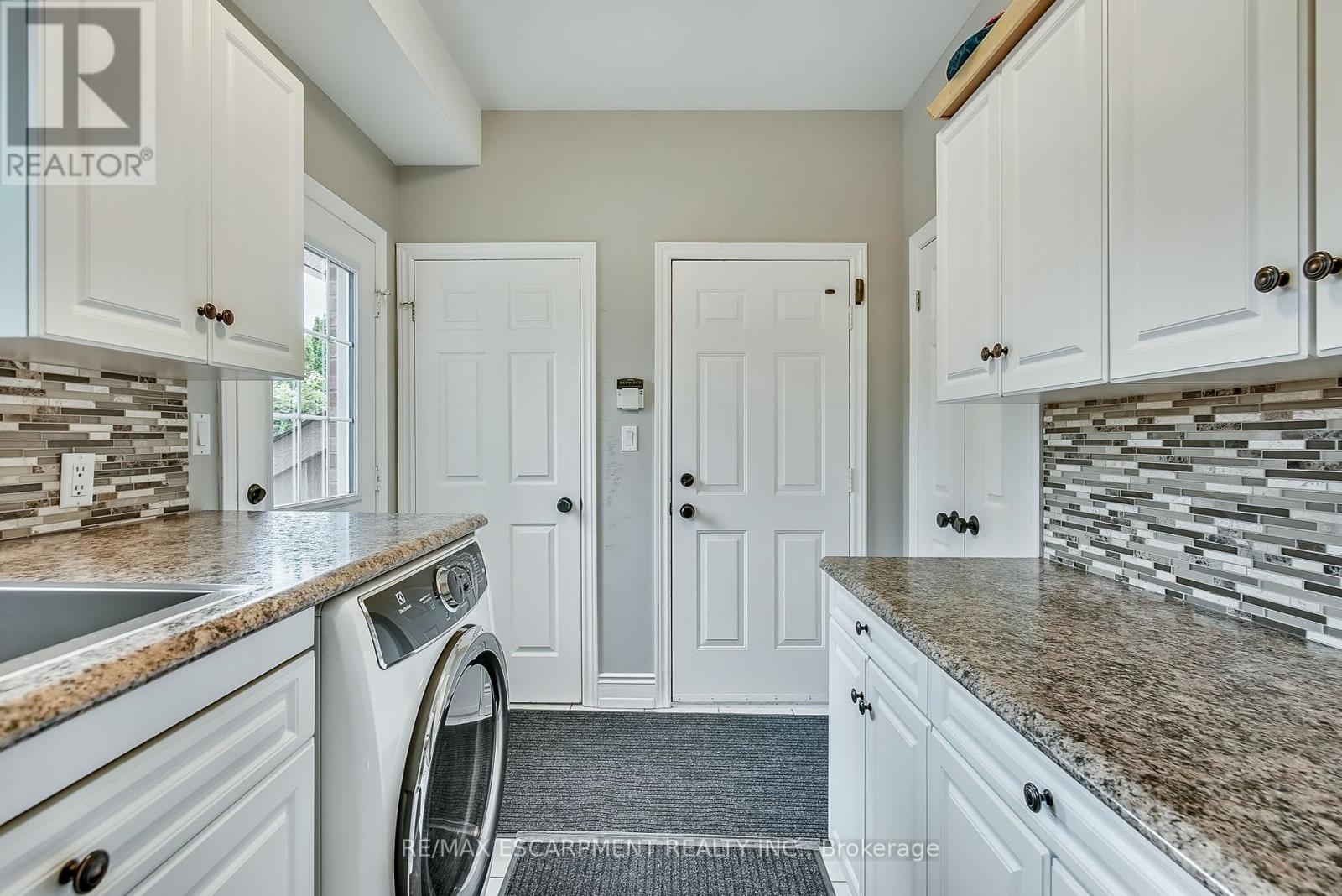 Photo 17 of 447 Golf Links Road, Hamilton ON