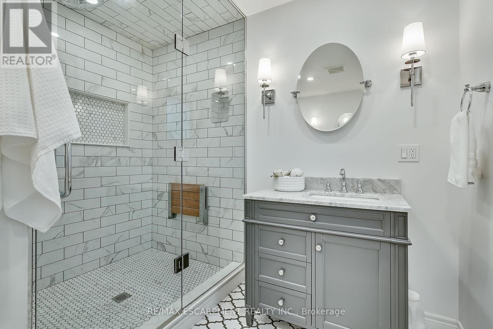 Photo 27 of 447 Golf Links Road, Hamilton ON