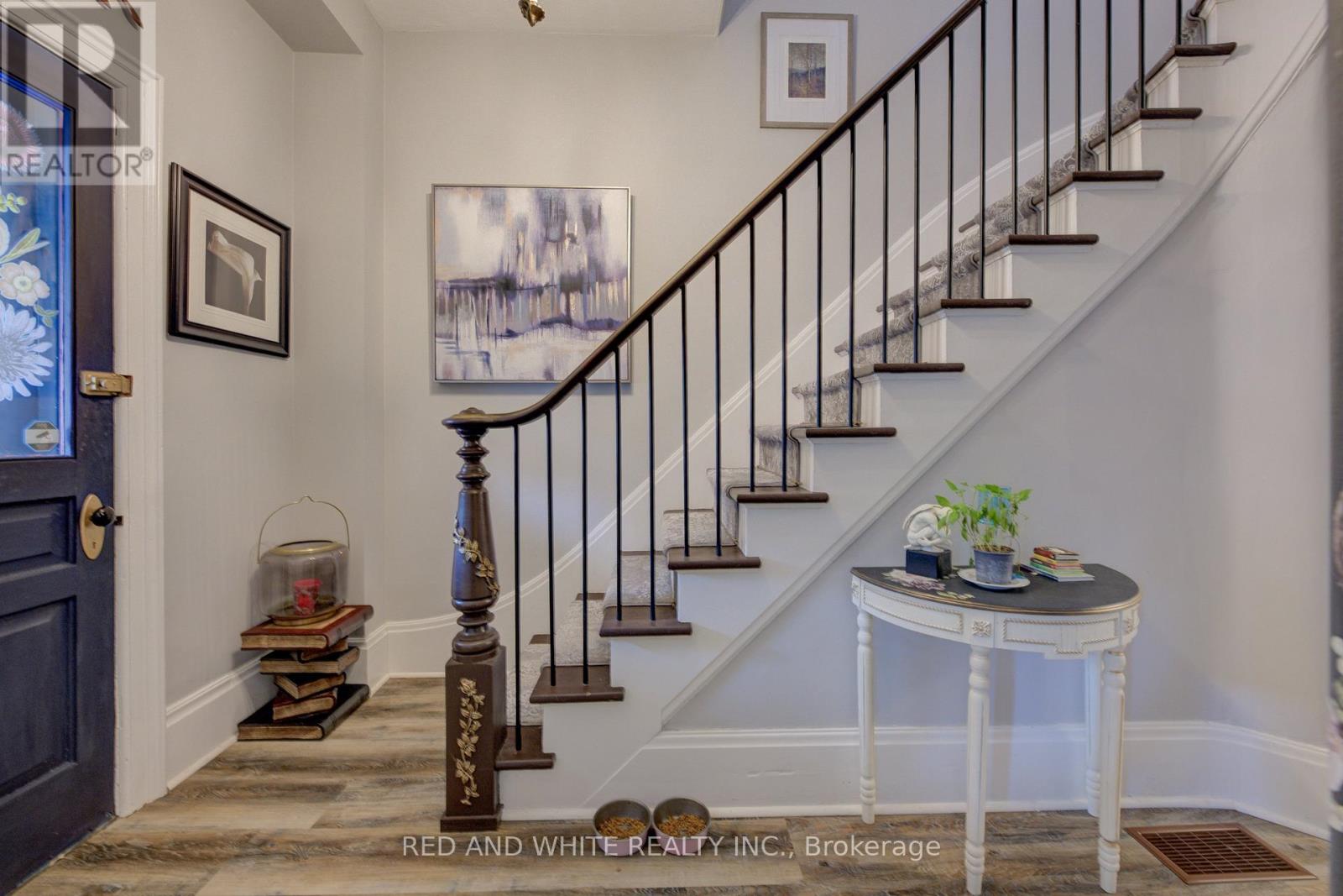 Photo 11 of 32 Ellen Street E, Kitchener ON