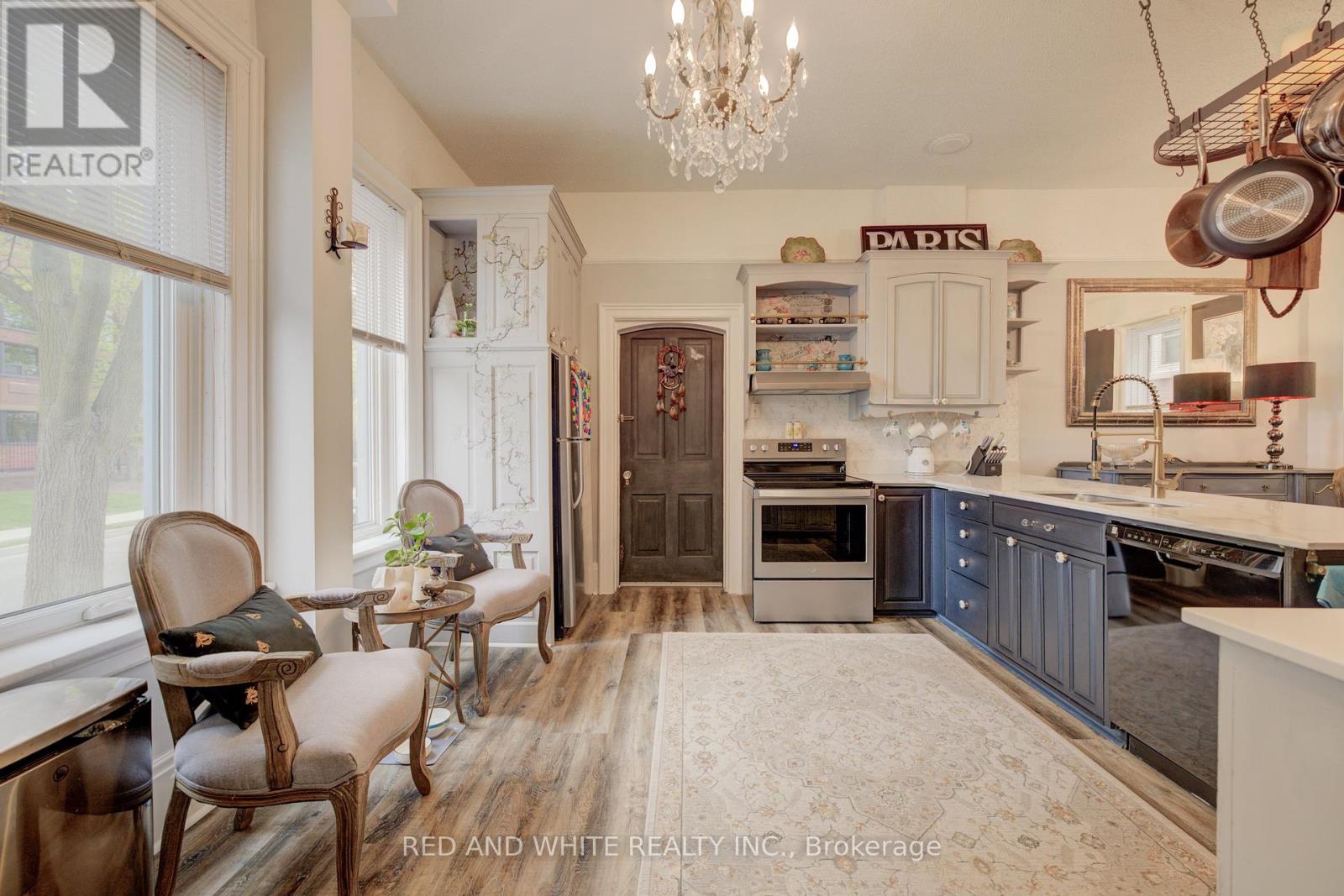 Photo 12 of 32 Ellen Street E, Kitchener ON