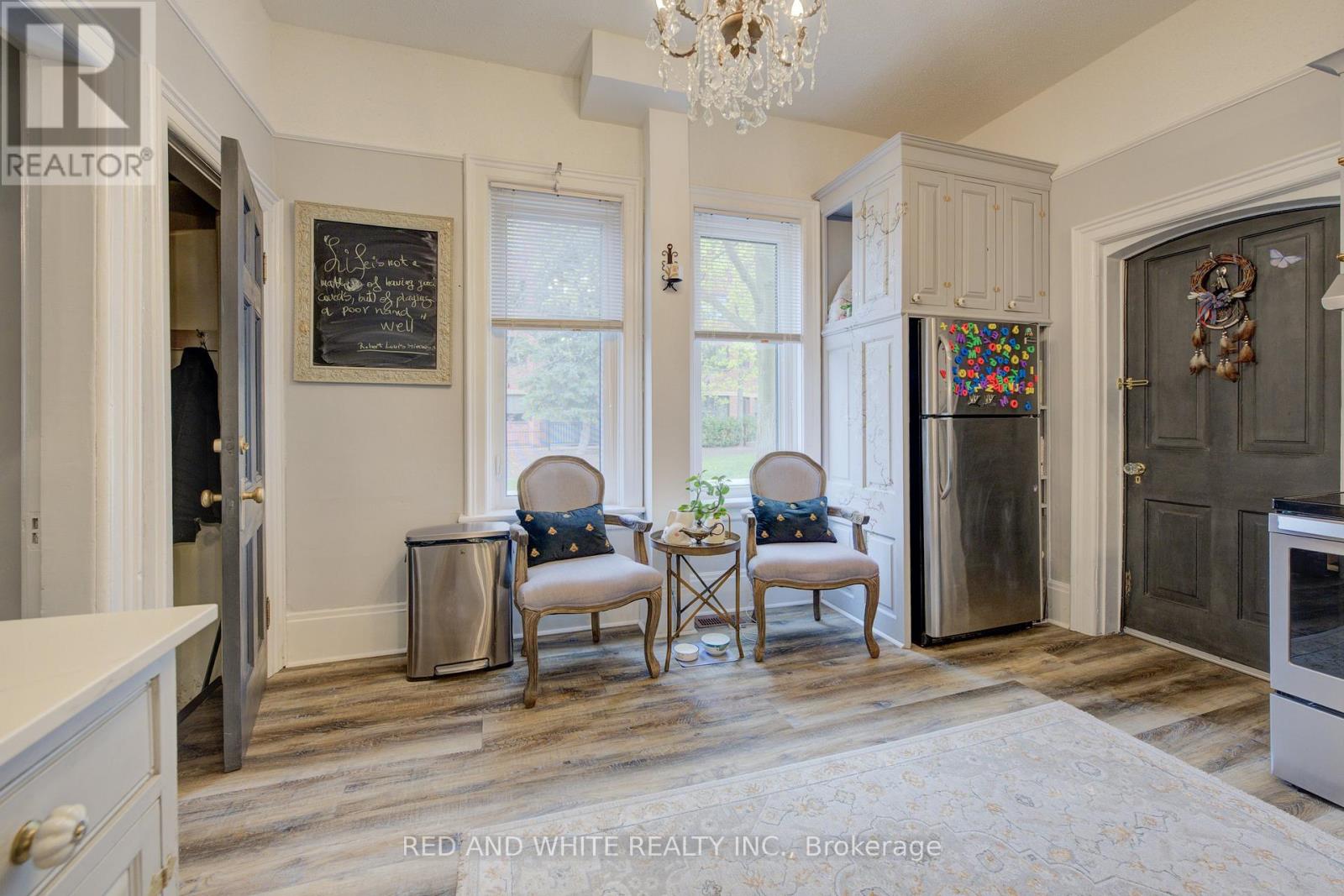 Photo 13 of 32 Ellen Street E, Kitchener ON