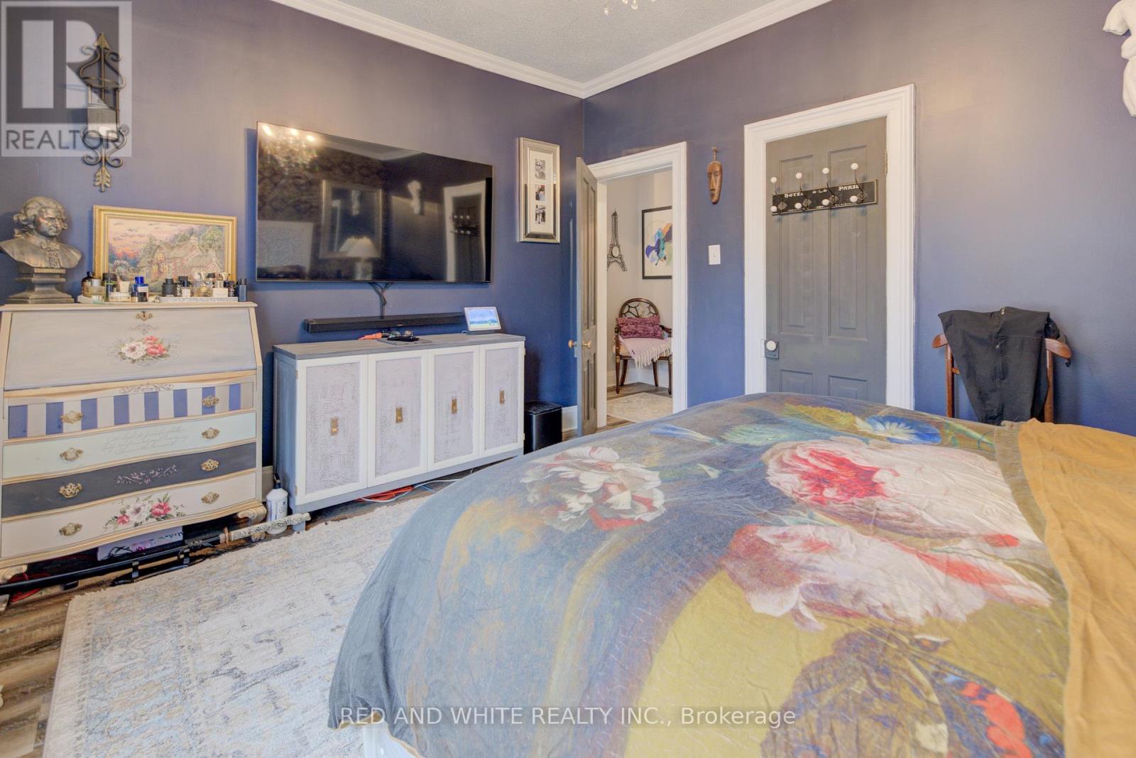 Photo 34 of 32 Ellen Street E, Kitchener ON