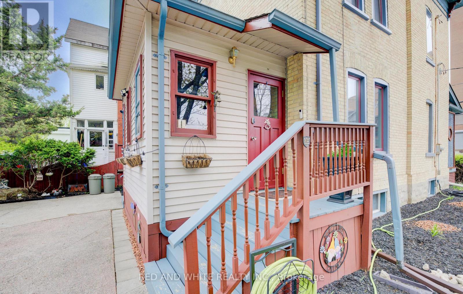 Photo 6 of 32 Ellen Street E, Kitchener ON