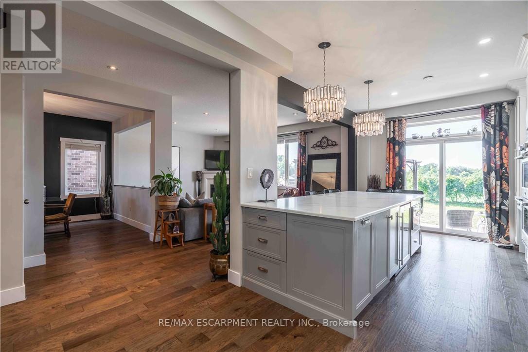 Photo 13 of 95 Greti Drive, Hamilton ON