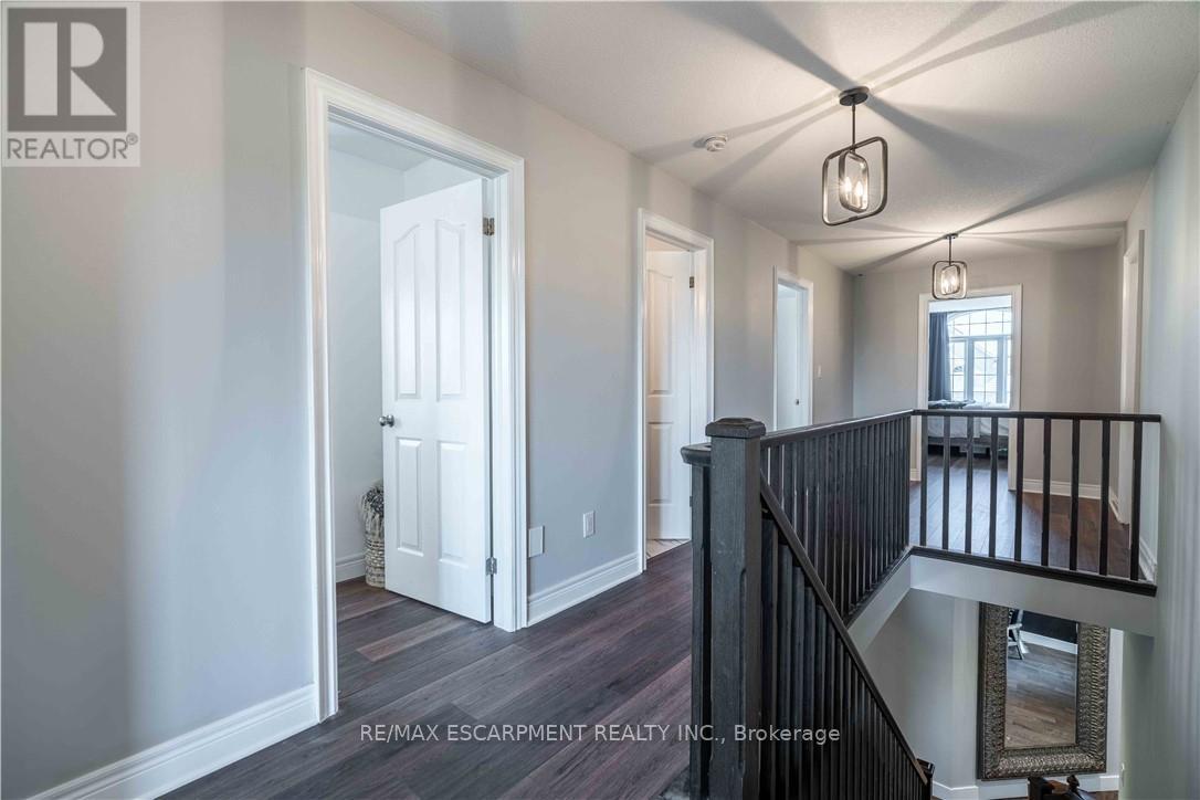 Photo 18 of 95 Greti Drive, Hamilton ON
