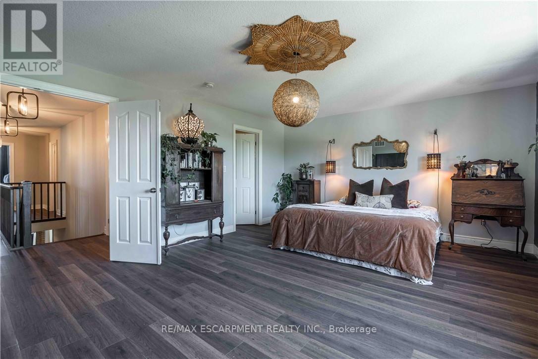Photo 20 of 95 Greti Drive, Hamilton ON
