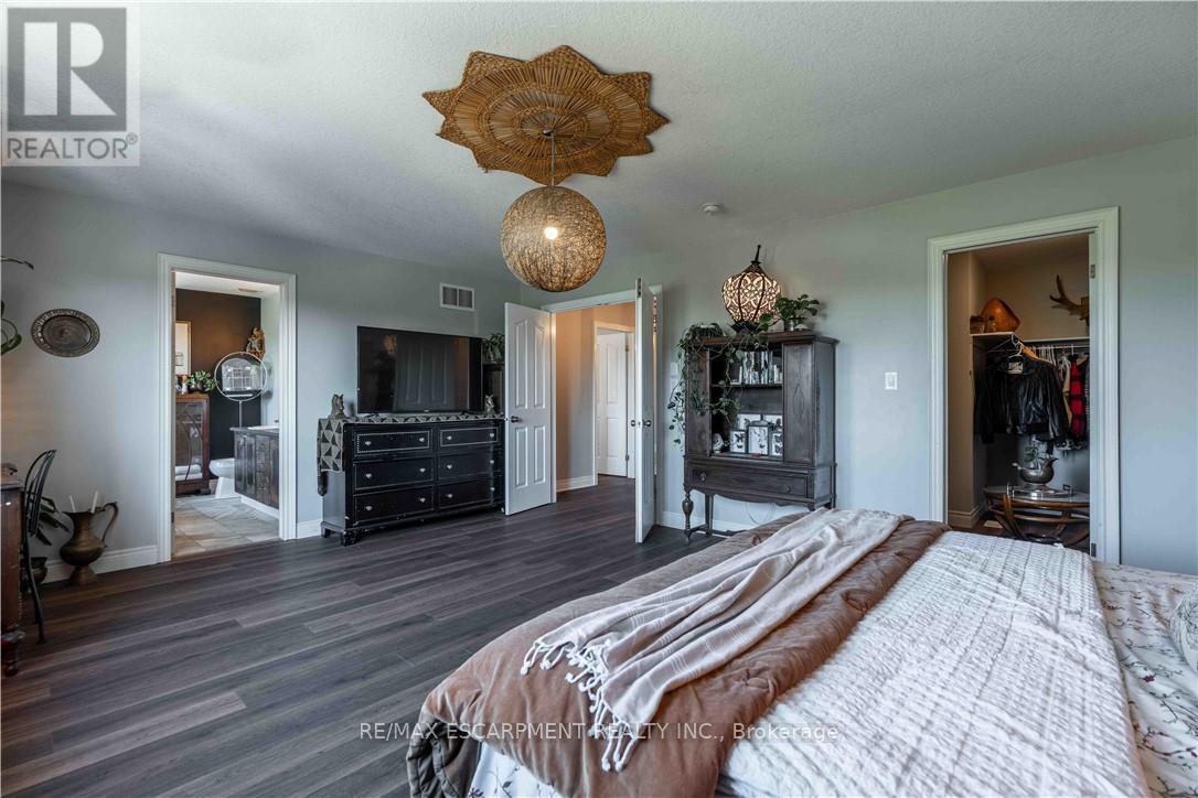 Photo 21 of 95 Greti Drive, Hamilton ON