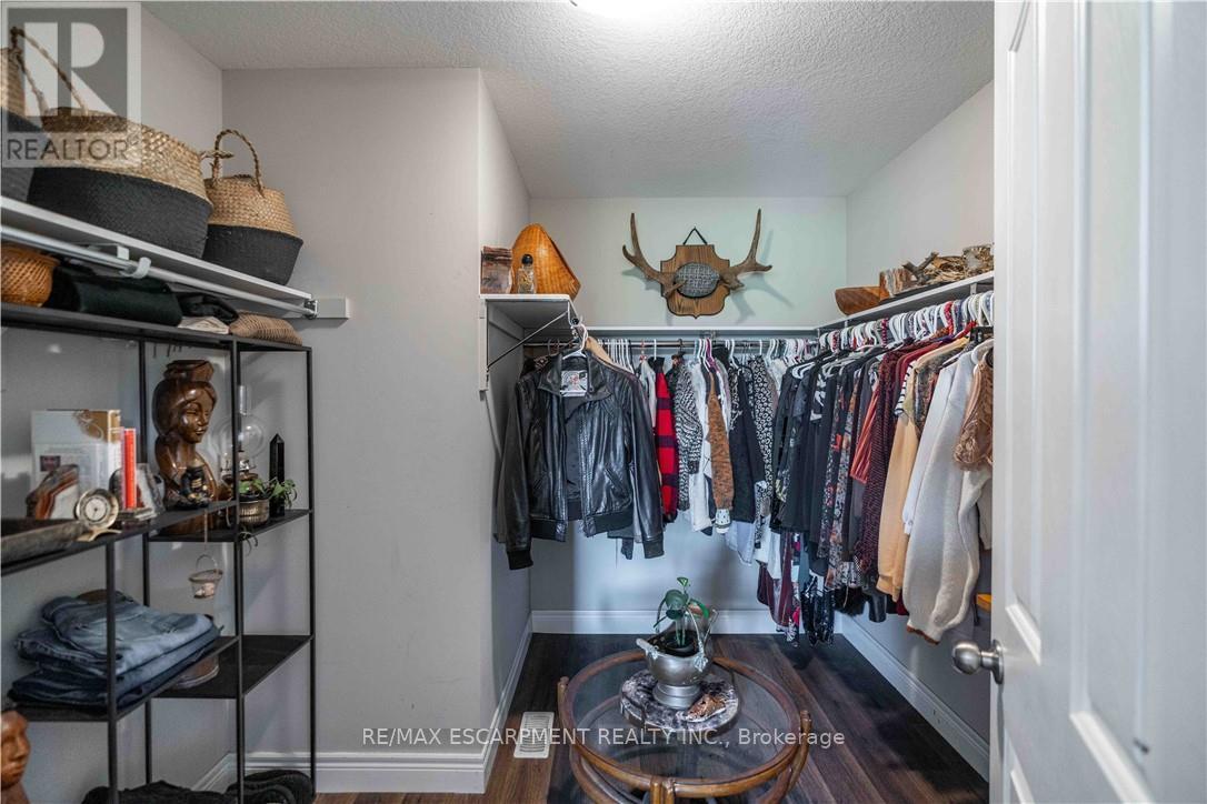 Photo 22 of 95 Greti Drive, Hamilton ON