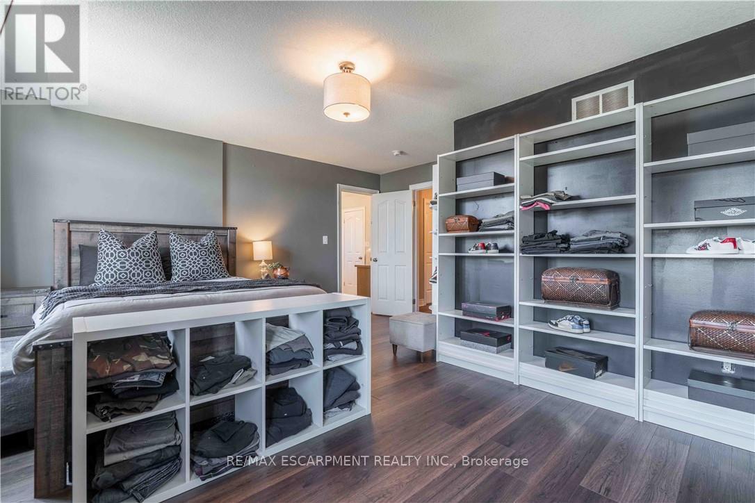 Photo 29 of 95 Greti Drive, Hamilton ON