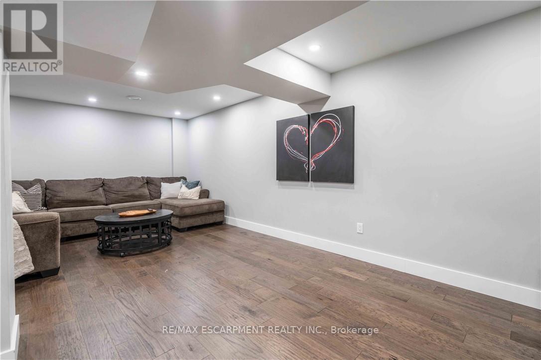 Photo 30 of 95 Greti Drive, Hamilton ON