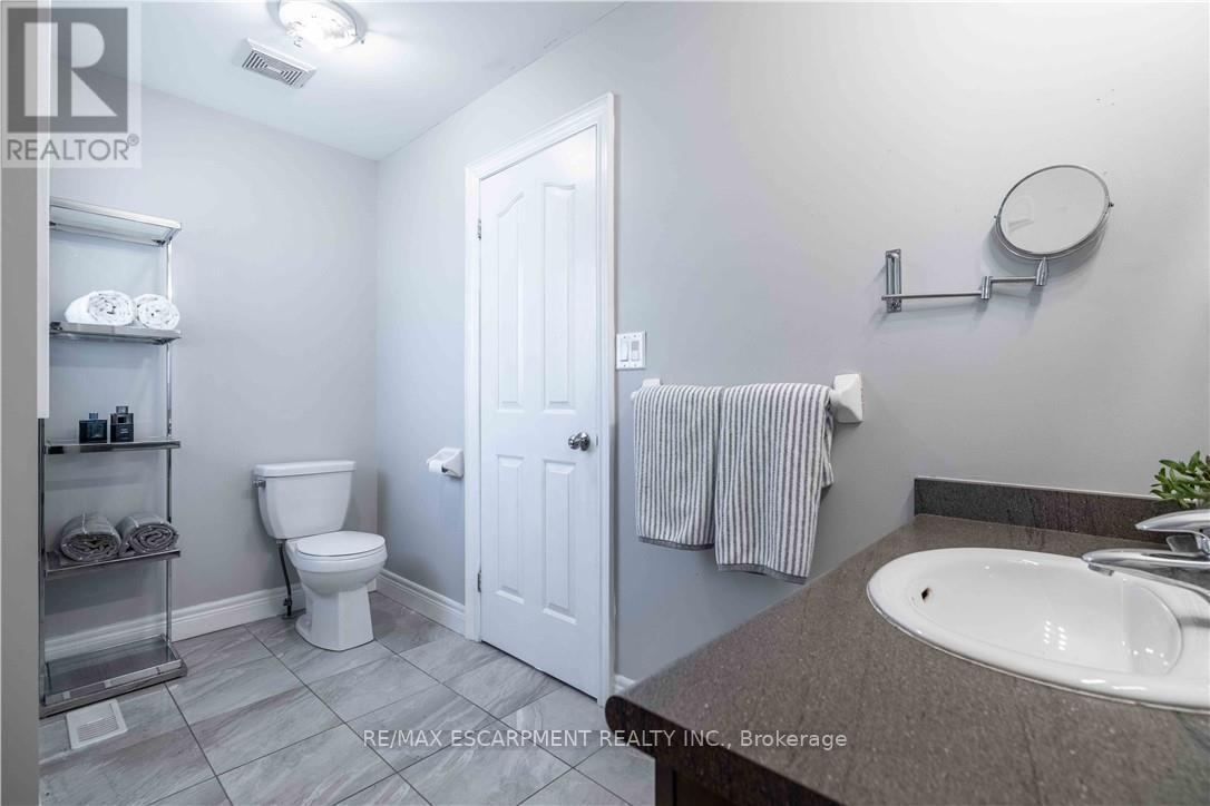 Photo 32 of 95 Greti Drive, Hamilton ON