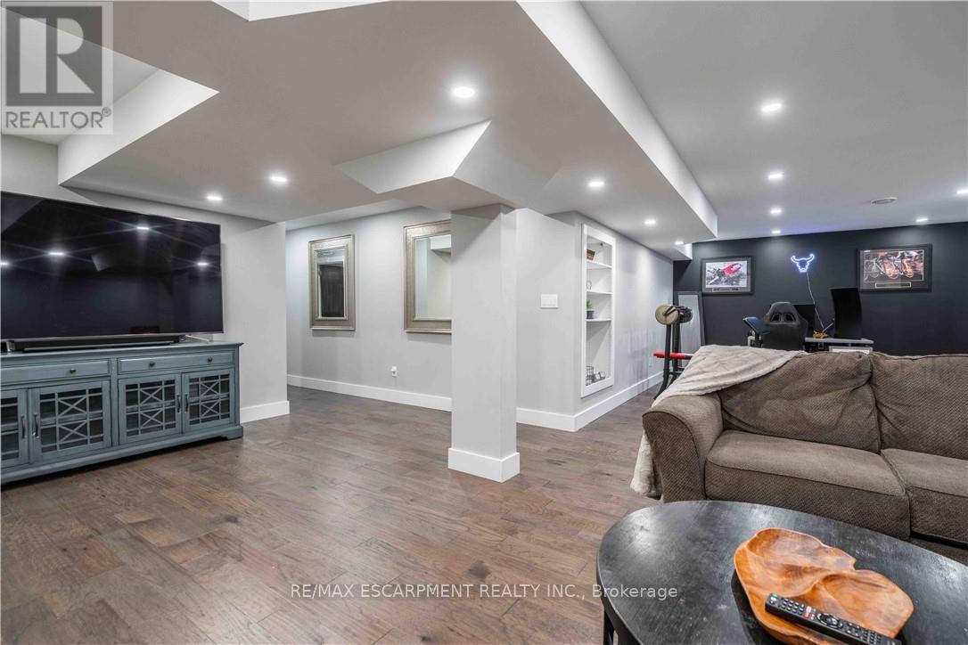 Photo 35 of 95 Greti Drive, Hamilton ON