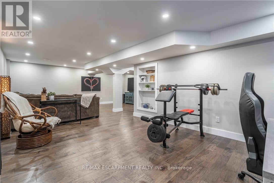 Photo 37 of 95 Greti Drive, Hamilton ON