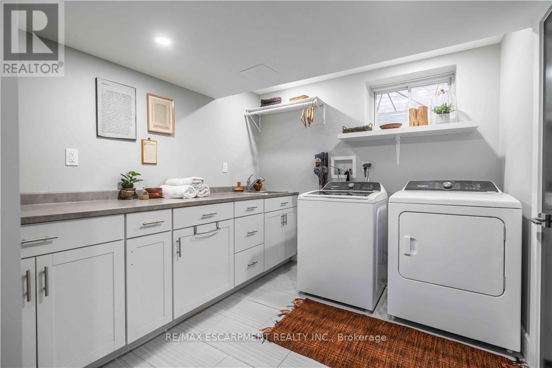 Photo 38 of 95 Greti Drive, Hamilton ON