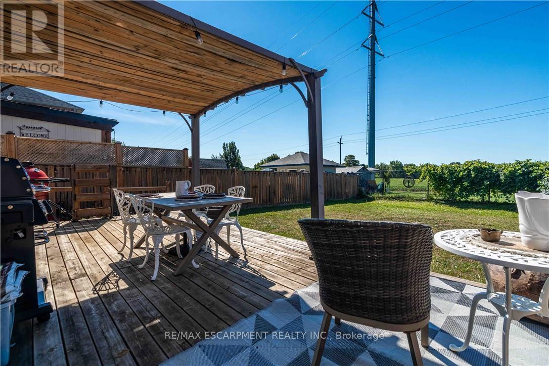 Photo 41 of 95 Greti Drive, Hamilton ON
