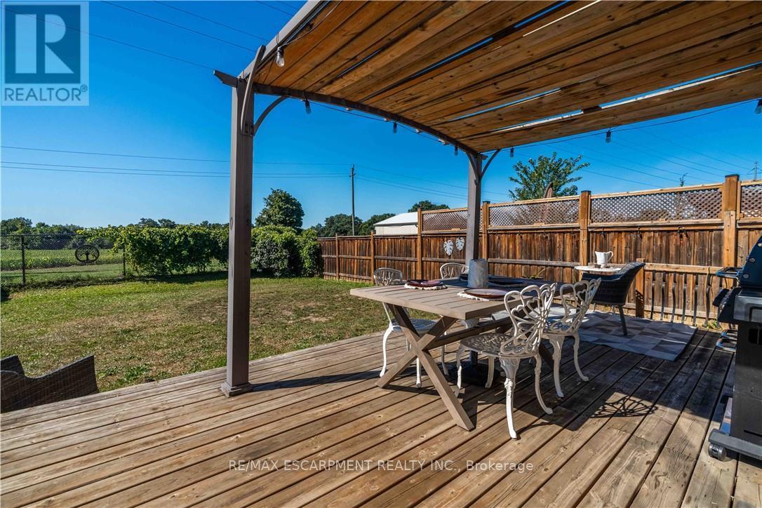 Photo 42 of 95 Greti Drive, Hamilton ON