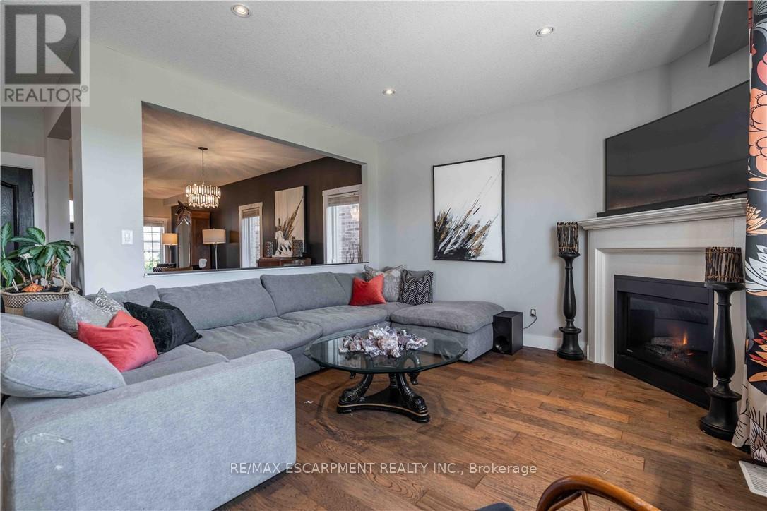 Photo 9 of 95 Greti Drive, Hamilton ON