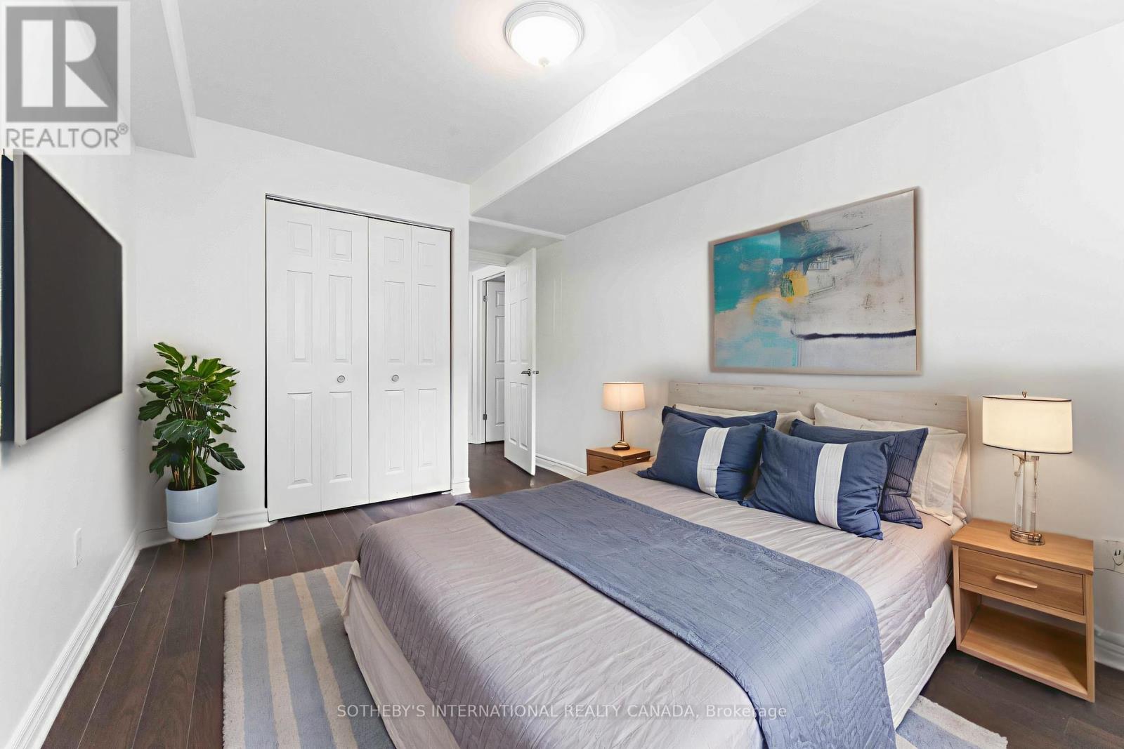 Photo 12 of 18 1238 Marenger Street, Ottawa ON