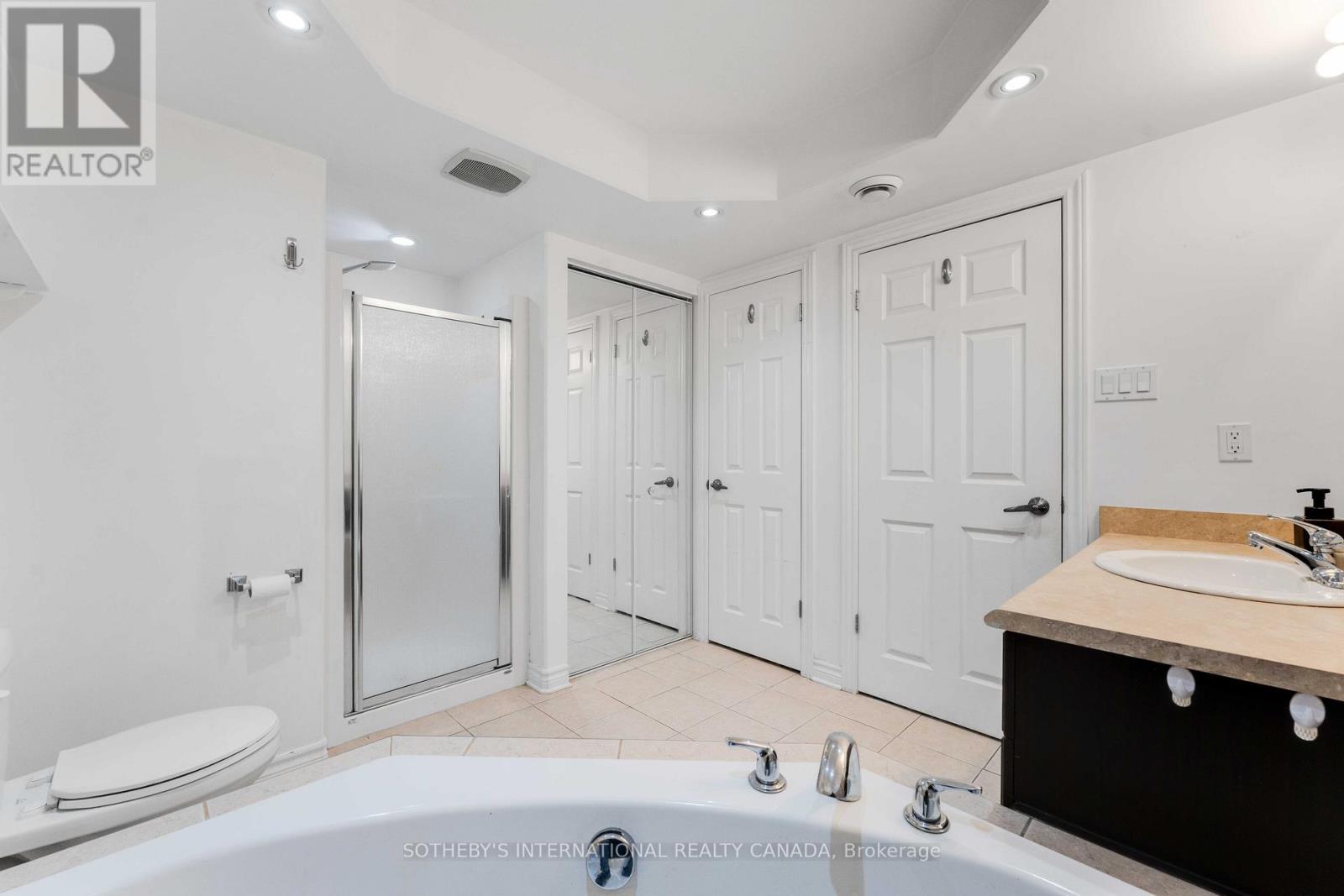 Photo 14 of 18 1238 Marenger Street, Ottawa ON