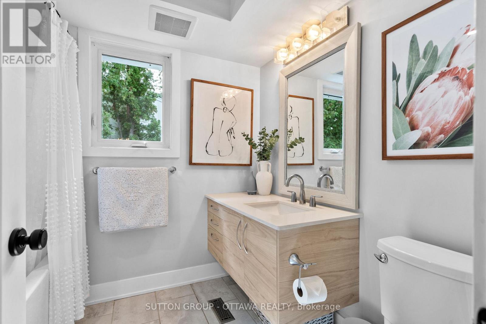Photo 22 of 100 Monterey Drive, Ottawa ON