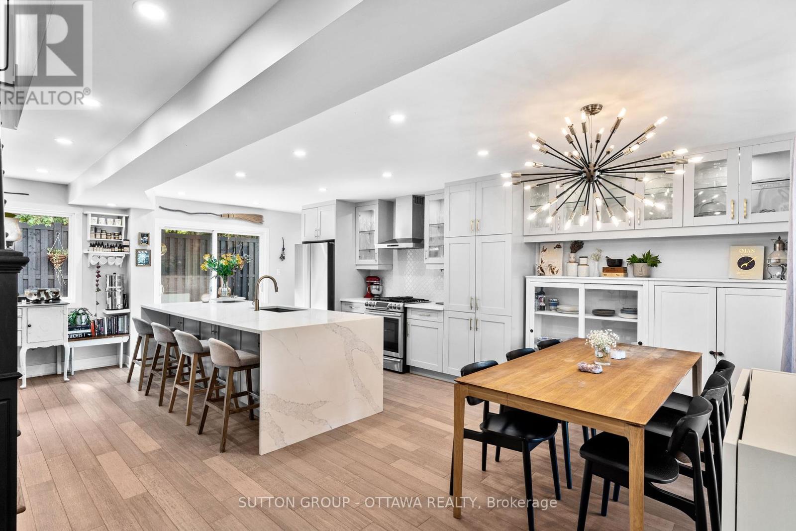 Photo 4 of 100 Monterey Drive, Ottawa ON
