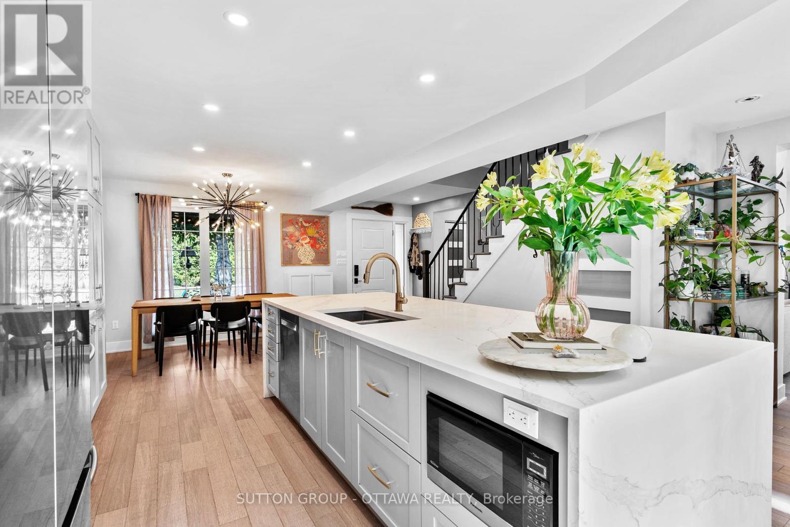 Photo 5 of 100 Monterey Drive, Ottawa ON