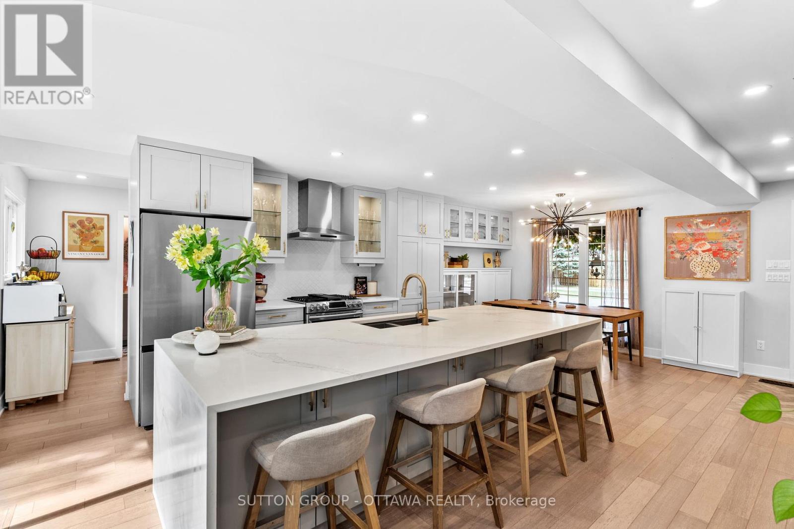 Photo 6 of 100 Monterey Drive, Ottawa ON