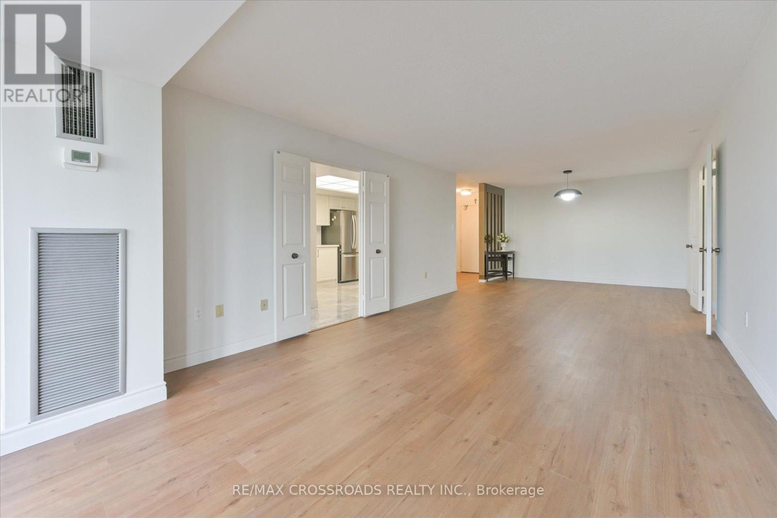 Photo 15 of 308 2330 Bridletowne Circle, Toronto ON