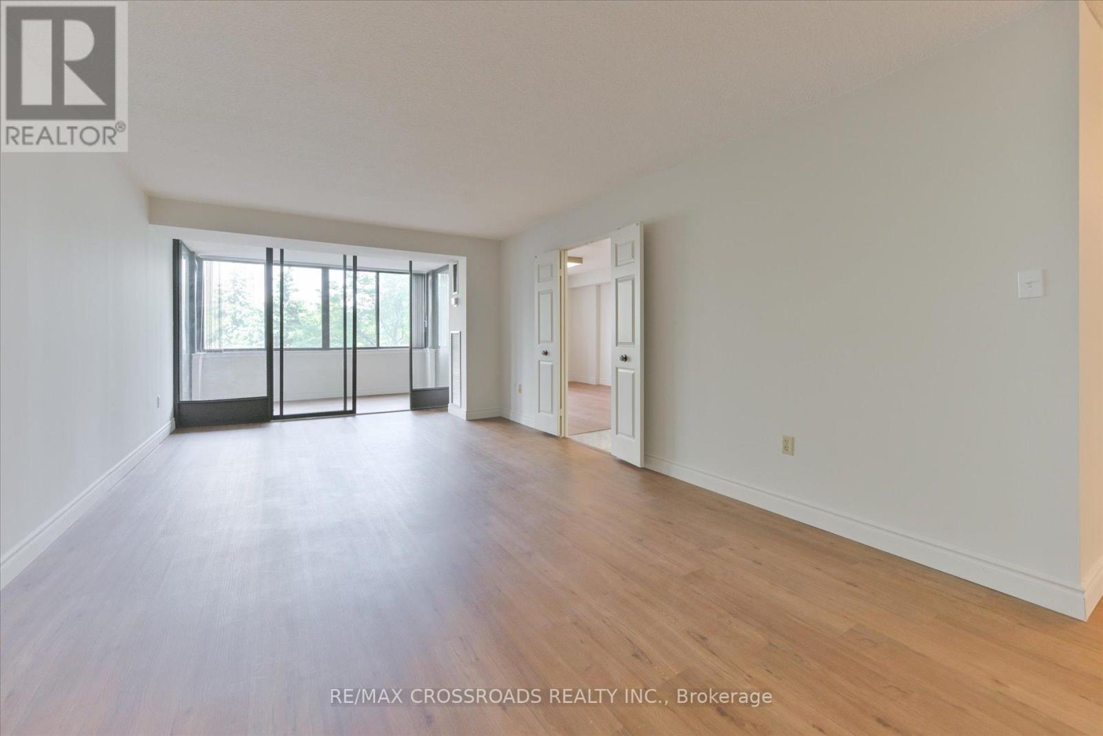 Photo 13 of 308 2330 Bridletowne Circle, Toronto ON