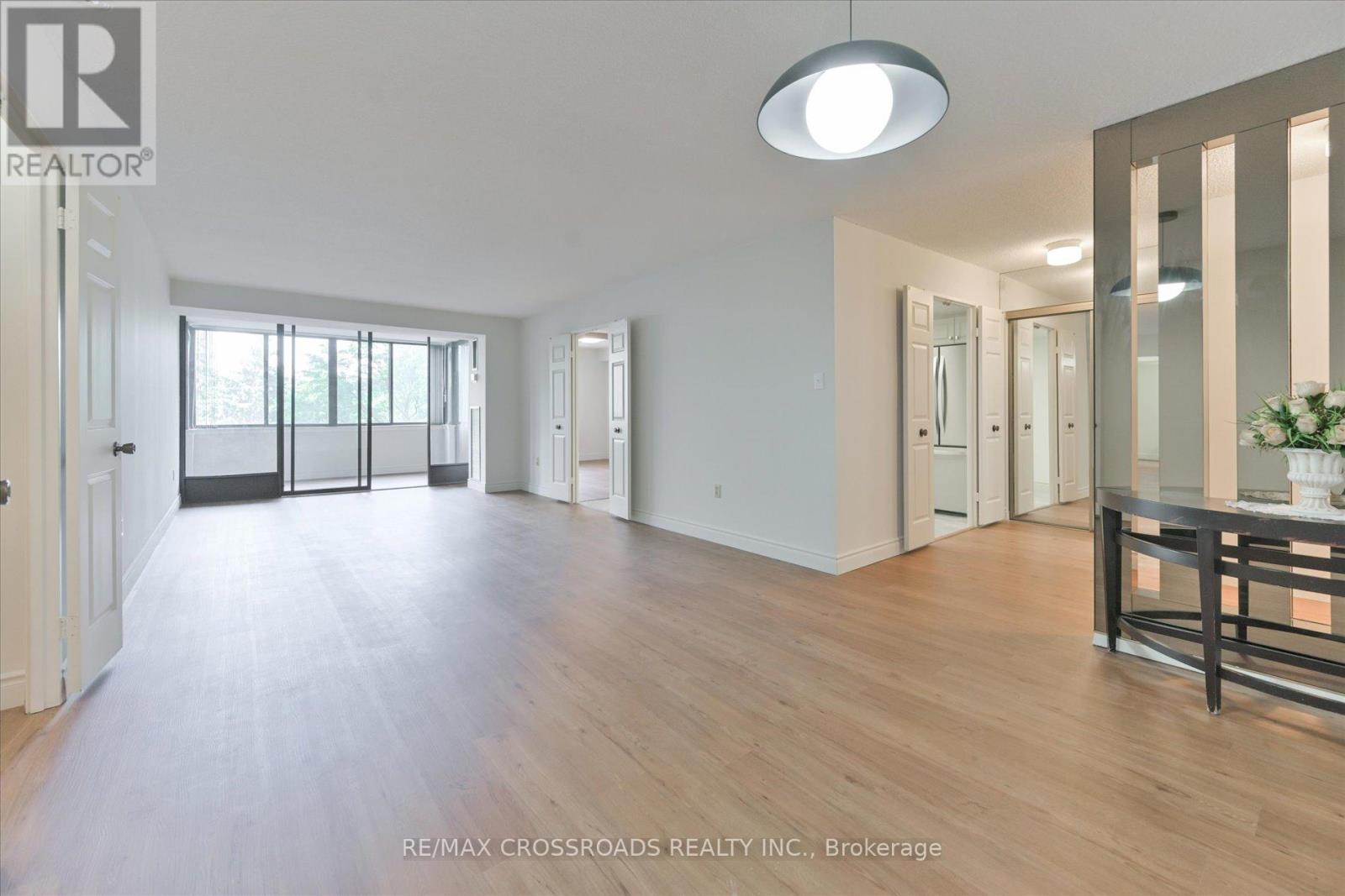 Photo 12 of 308 2330 Bridletowne Circle, Toronto ON