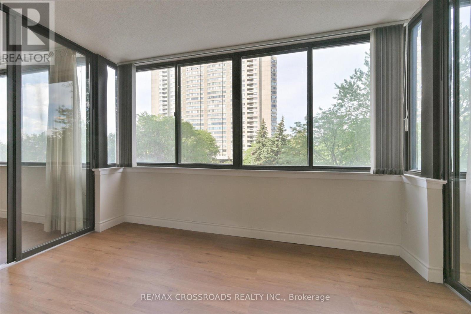 Photo 16 of 308 2330 Bridletowne Circle, Toronto ON