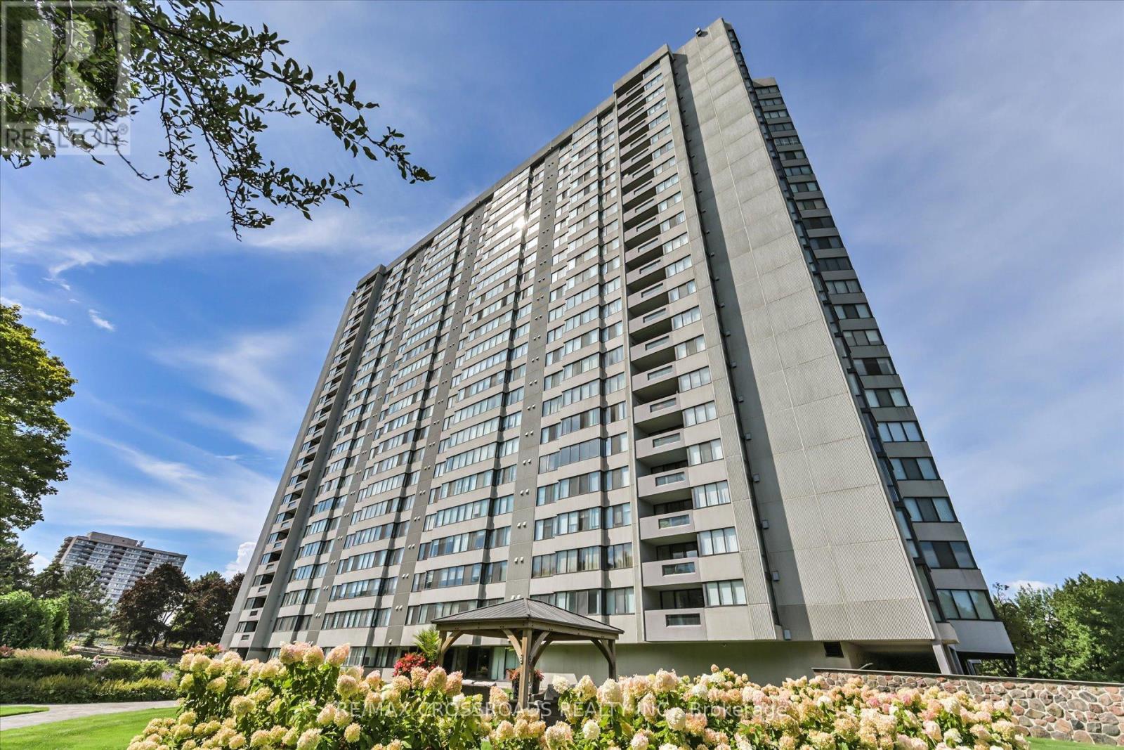 Photo 2 of 308 2330 Bridletowne Circle, Toronto ON