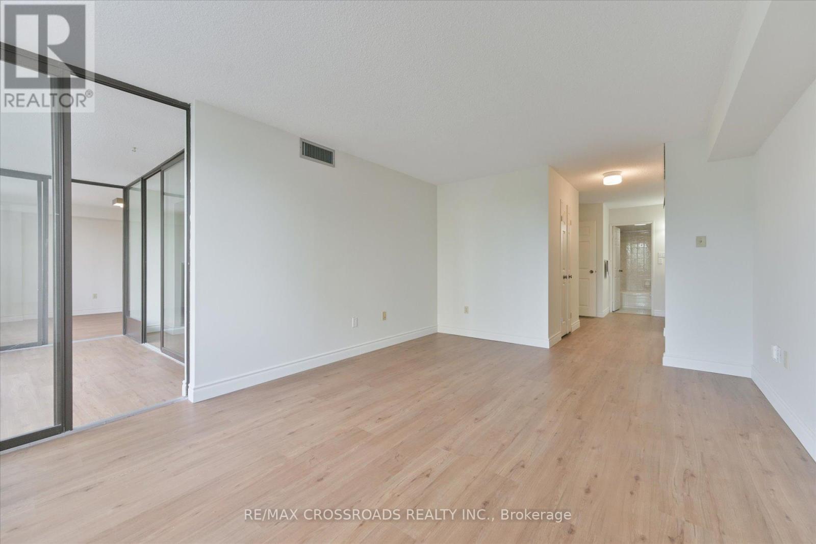 Photo 27 of 308 2330 Bridletowne Circle, Toronto ON