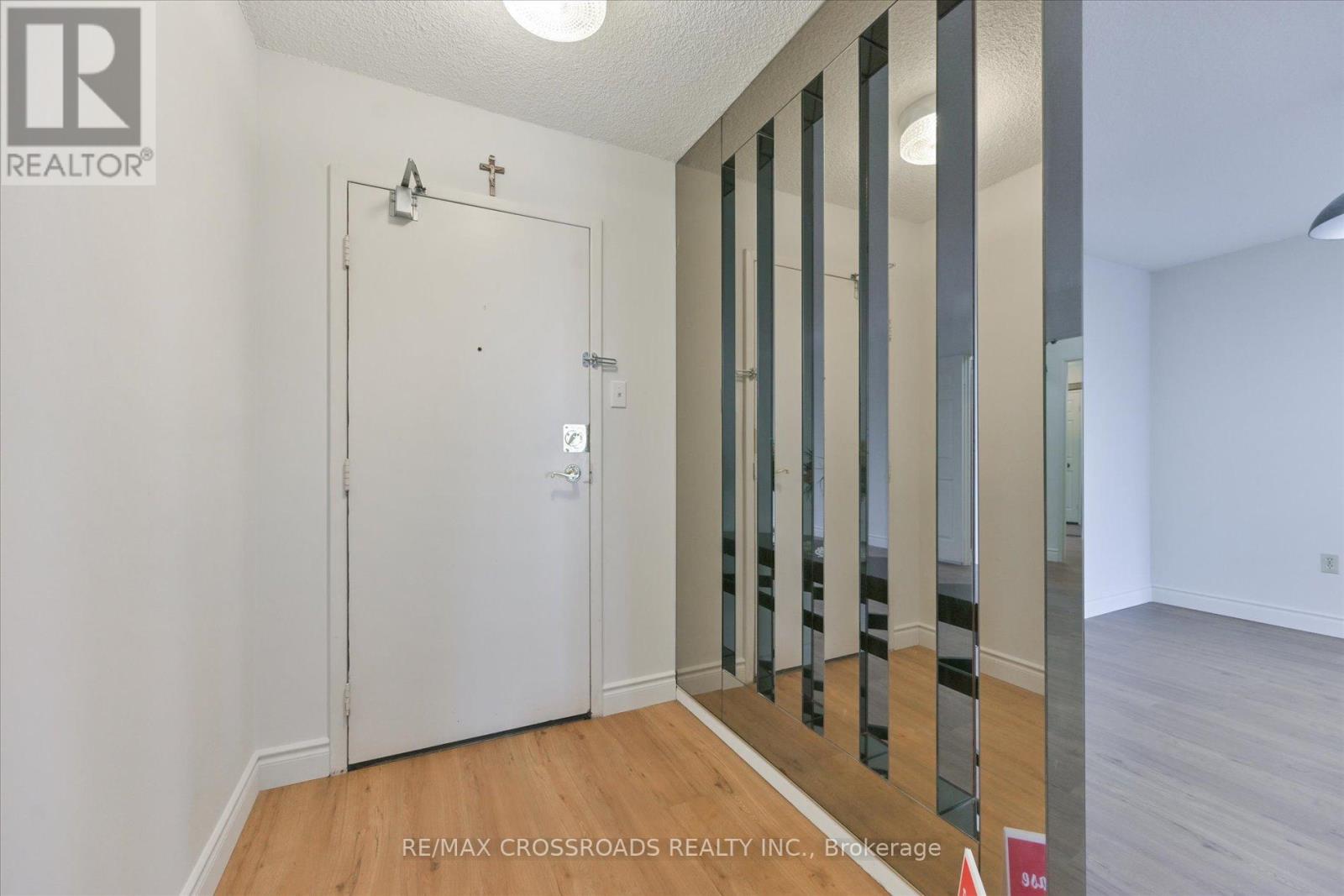 Photo 8 of 308 2330 Bridletowne Circle, Toronto ON