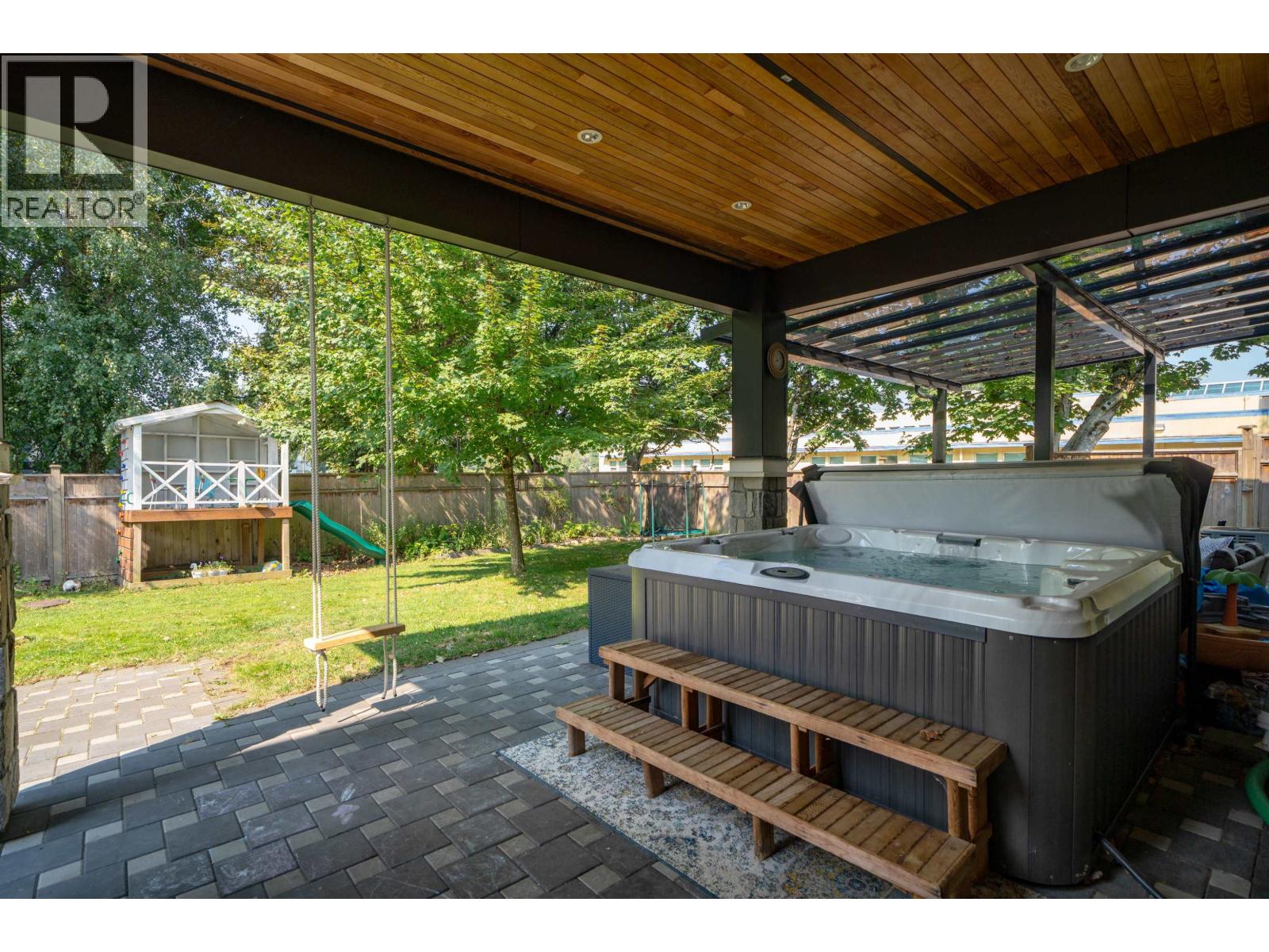 8631 ODLIN Crescent, Richmond