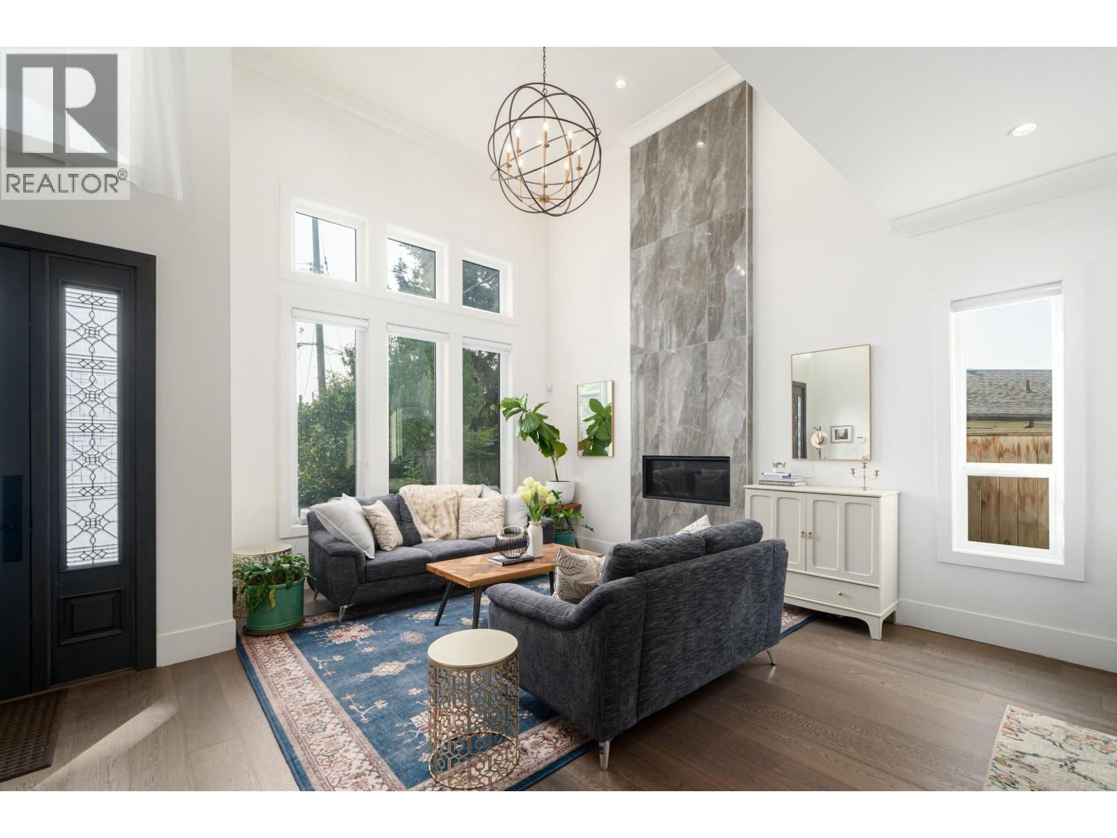 8631 ODLIN Crescent, Richmond