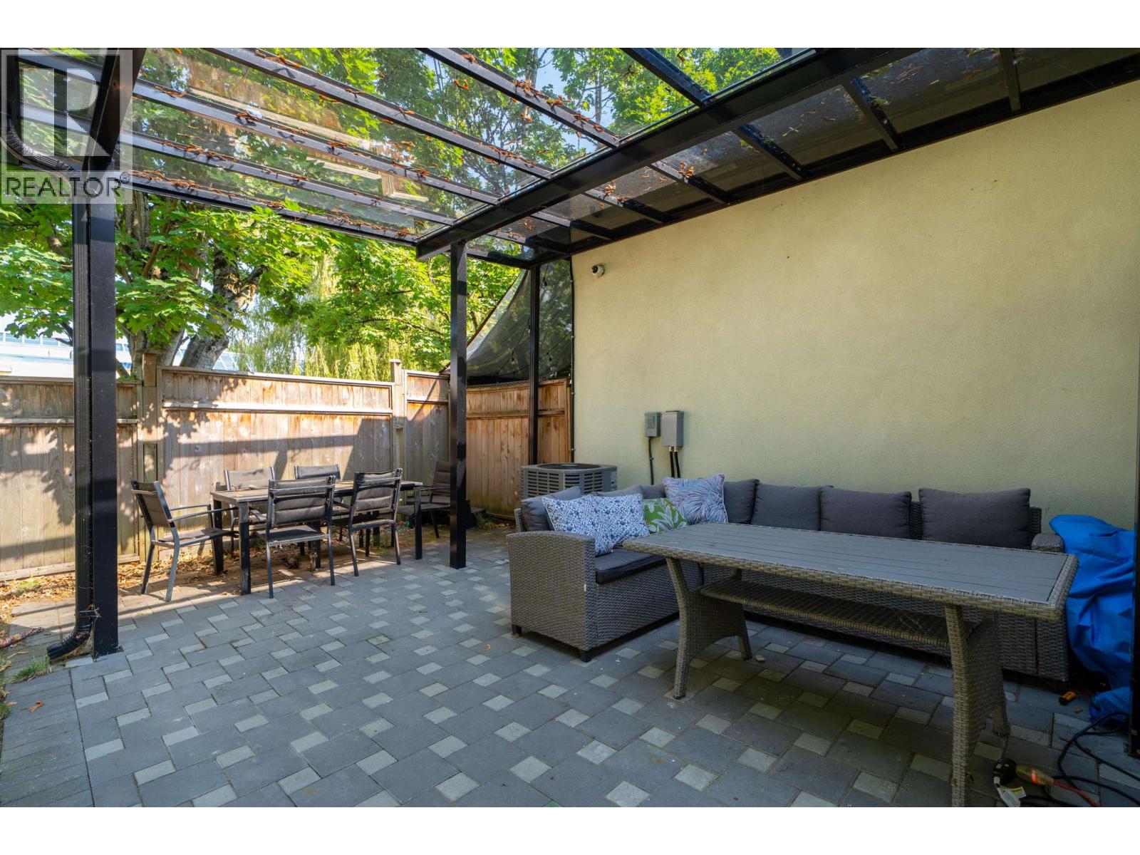 8631 ODLIN Crescent, Richmond