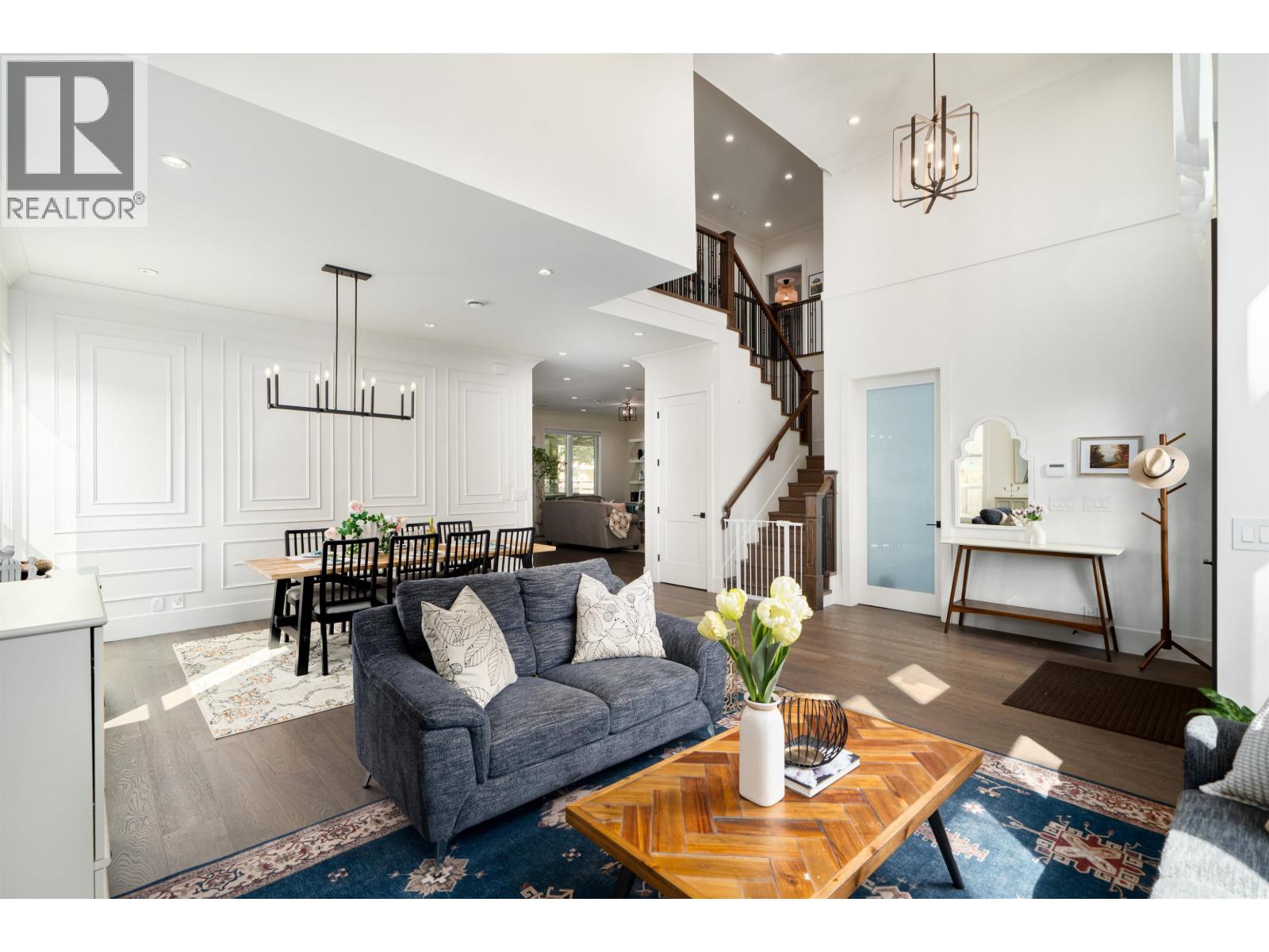 8631 ODLIN Crescent, Richmond