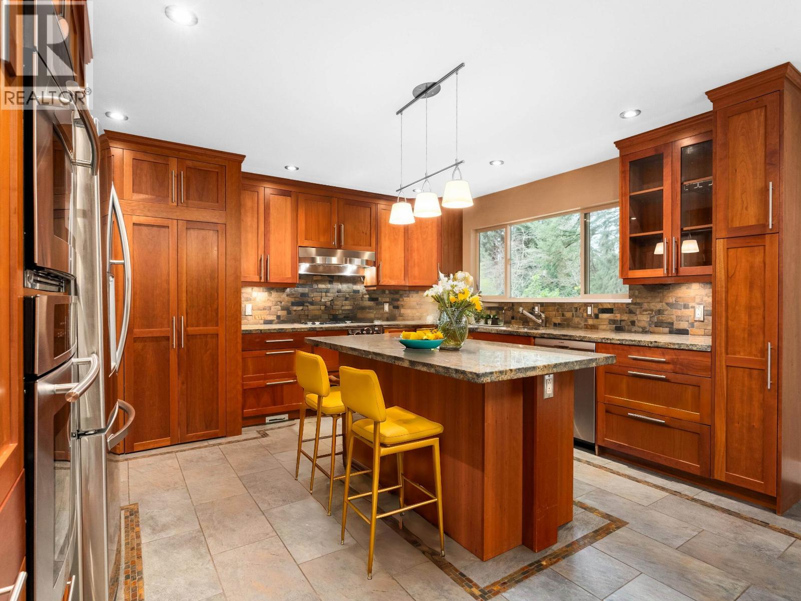 Photo 14 of 4793 Capilano Road, North Vancouver BC