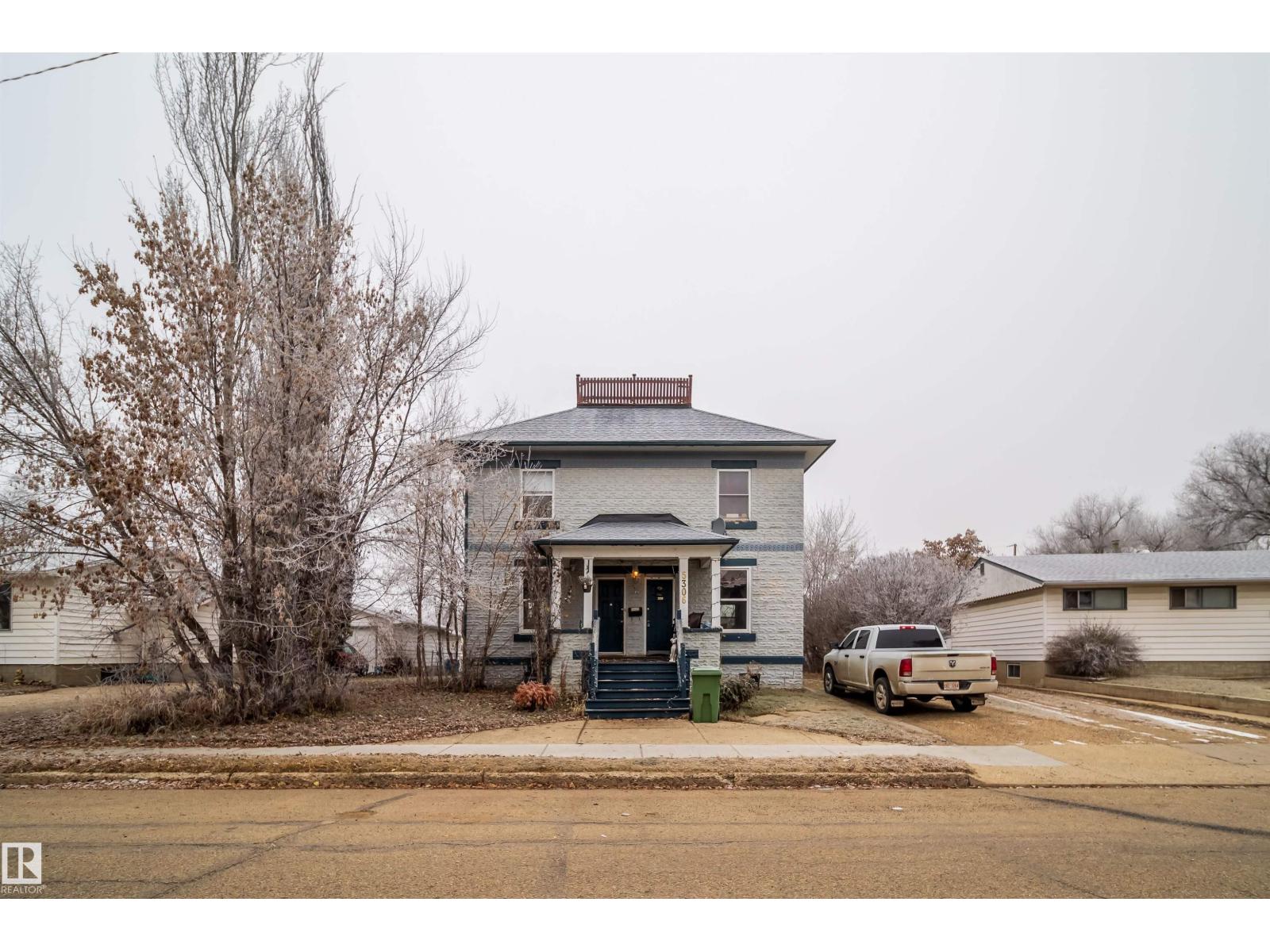 Photo 1 of 5306 47 St, Wetaskiwin AB